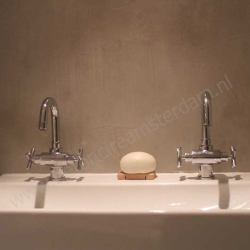 Badkamer met betonstuc (beton ciré)