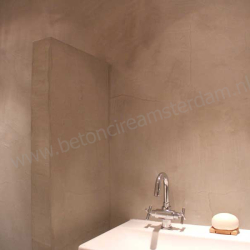 Badkamer met betonstuc (beton ciré)