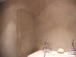 Badkamer met betonstuc (beton ciré)