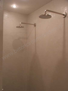 Badkamer met betonstuc (beton ciré)