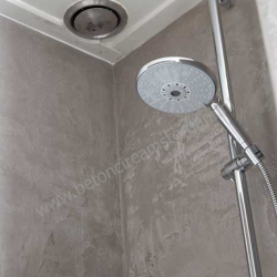 Badkamer met betonstuc (beton ciré)