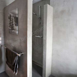 Badkamer met betonstuc (beton ciré)